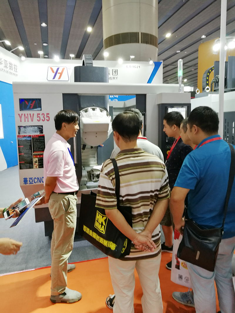 2019廣東工博會(huì)華亞數(shù)控現(xiàn)場(chǎng)照片 (2).jpg 2019廣東工博會(huì)華亞數(shù)控現(xiàn)場(chǎng)照片 (2).jpg